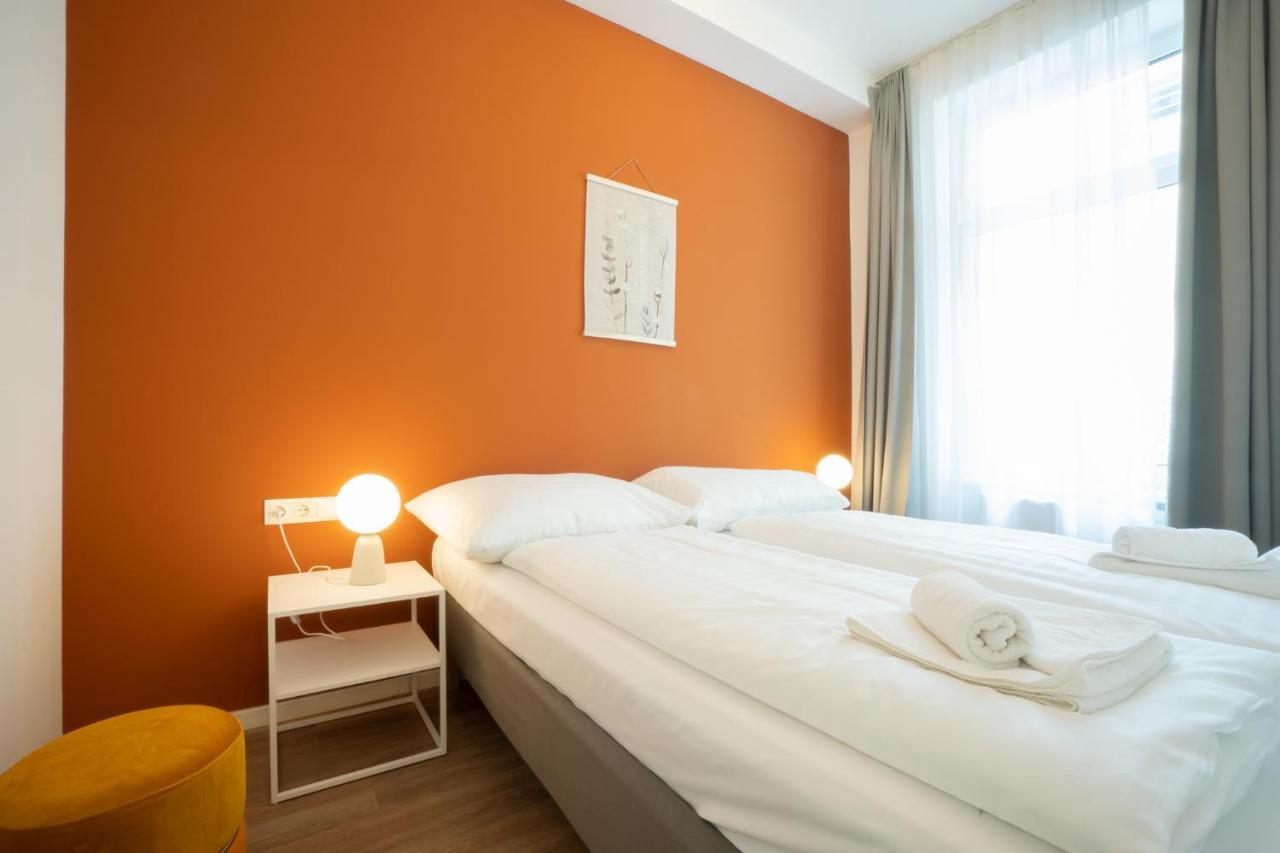 Spacious Apartment With Huge Shared Terrace And Grill Located Between City Centre And Donau River Wenen Buitenkant foto